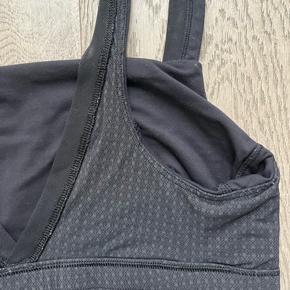 Lululemon Mesh Detail Reversible Sports Bra | Size 8 - Picture 3 of 6